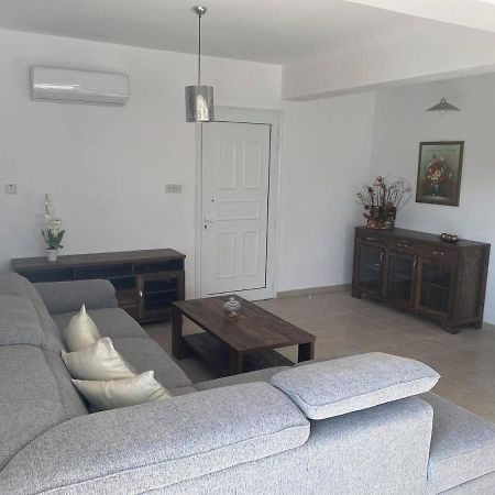 Cosy Apartment In Kato Paphos With Pool Access Exterior foto
